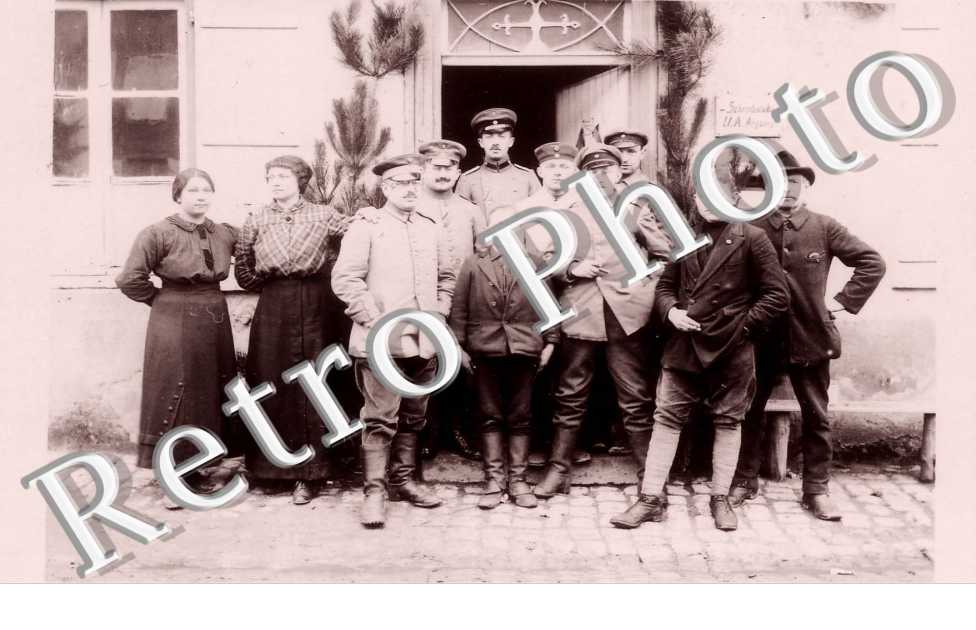 (GROUPE PERSONNAGES)