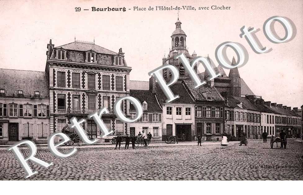 place hotel de ville avec clocher-29