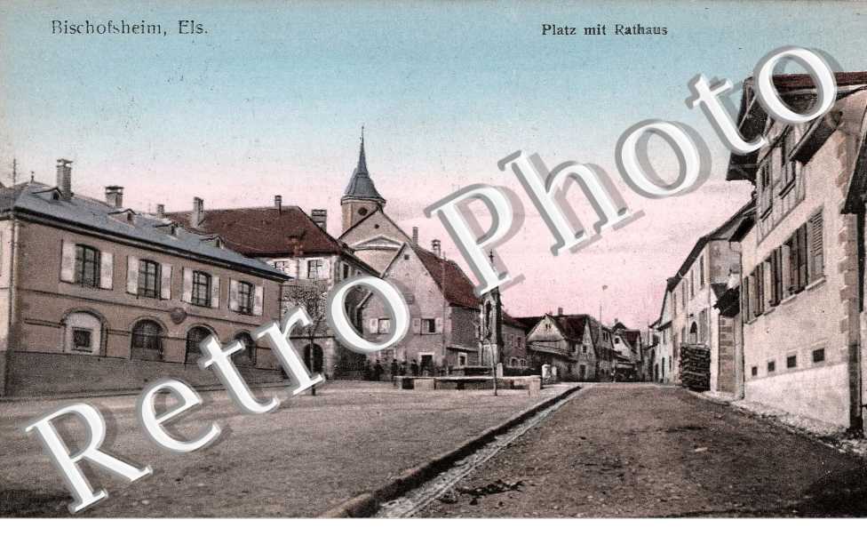Platz mit Rathaus