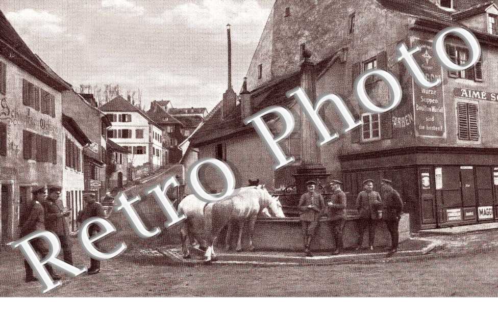 une Fontaine - Soldats et chevaux