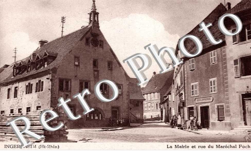 La mairie et rue du marechal Foch