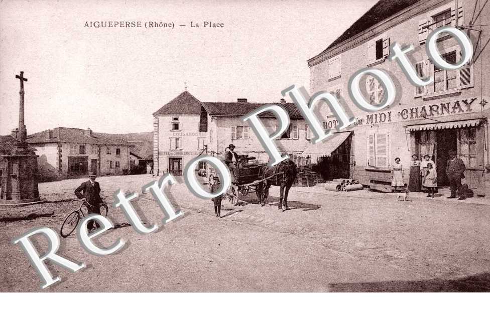 la Place Hotel du Midi - Charnay