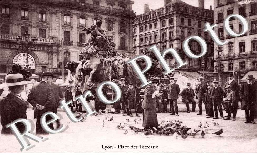 PLACE DES TERREAUX 