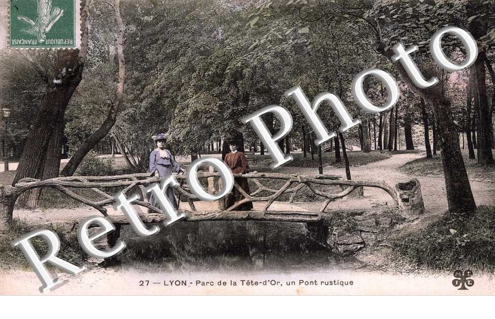 Parc de la Tete d'Or un pont rustique