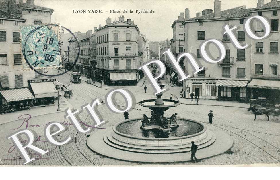 Lyon-Vaise Place de la Pyramide  