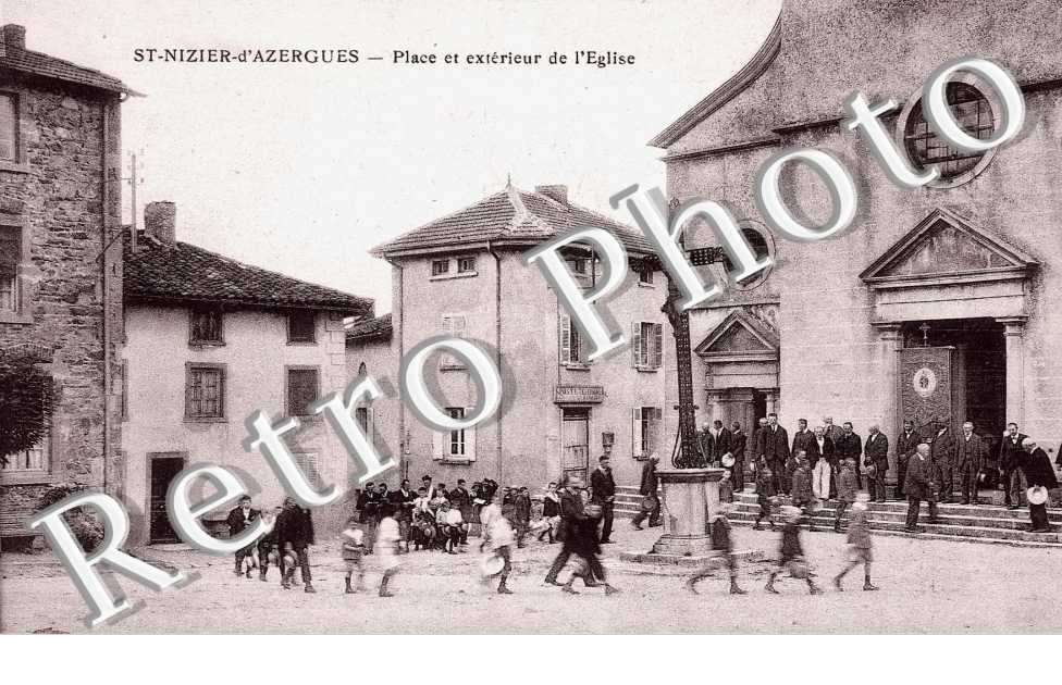 Place et exterieur de l&#039;eglise