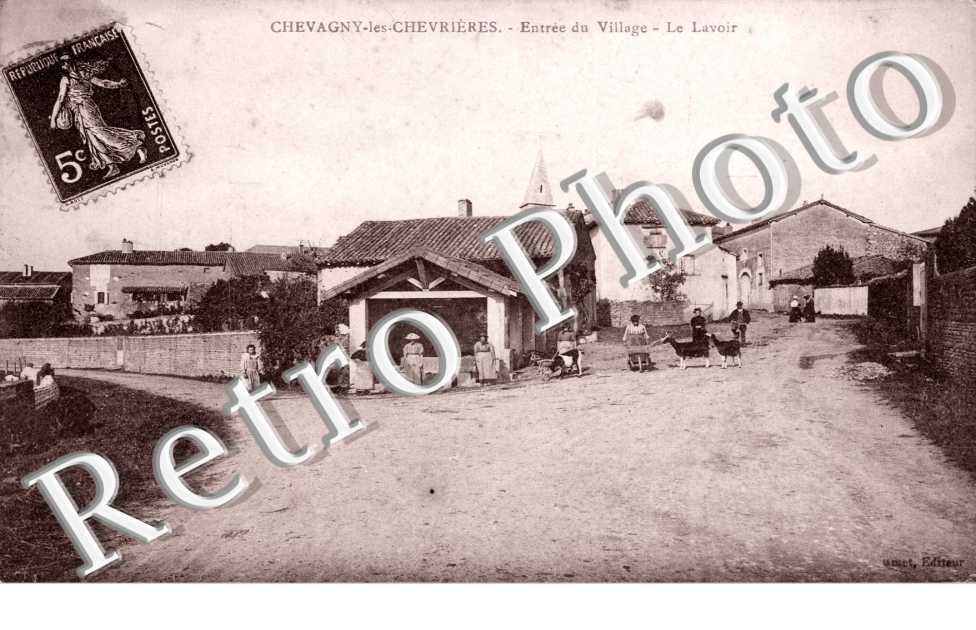 Entree du Village, le Lavoir