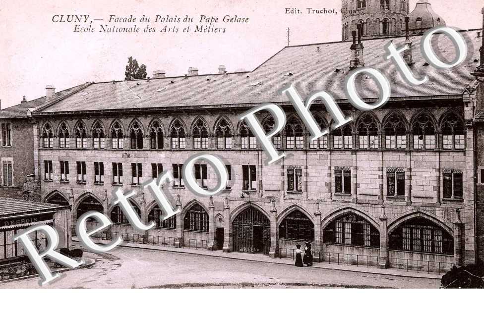 facade palais pape gelase
