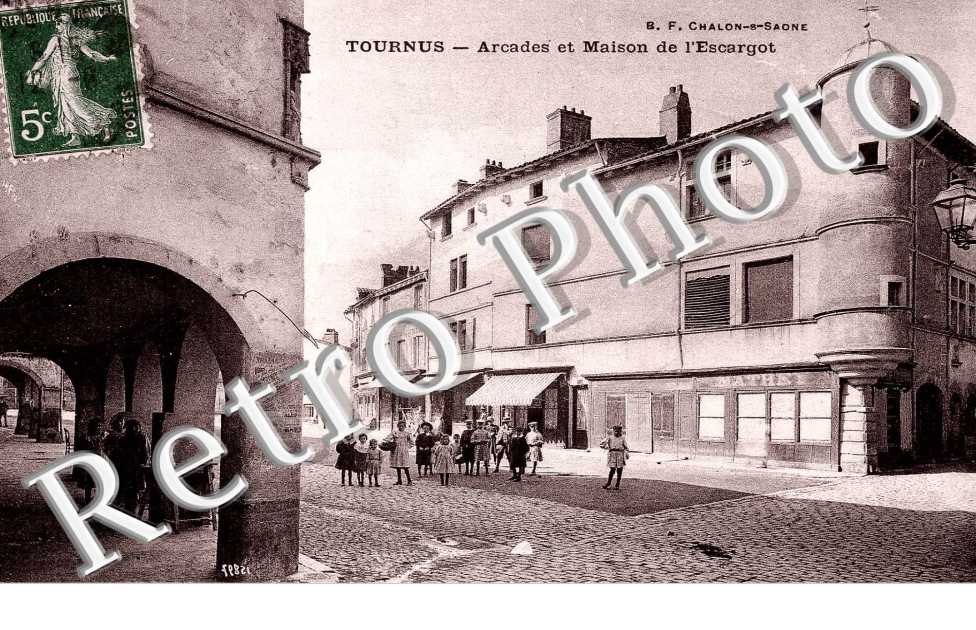Arcades et maison de l&#039;Escargot