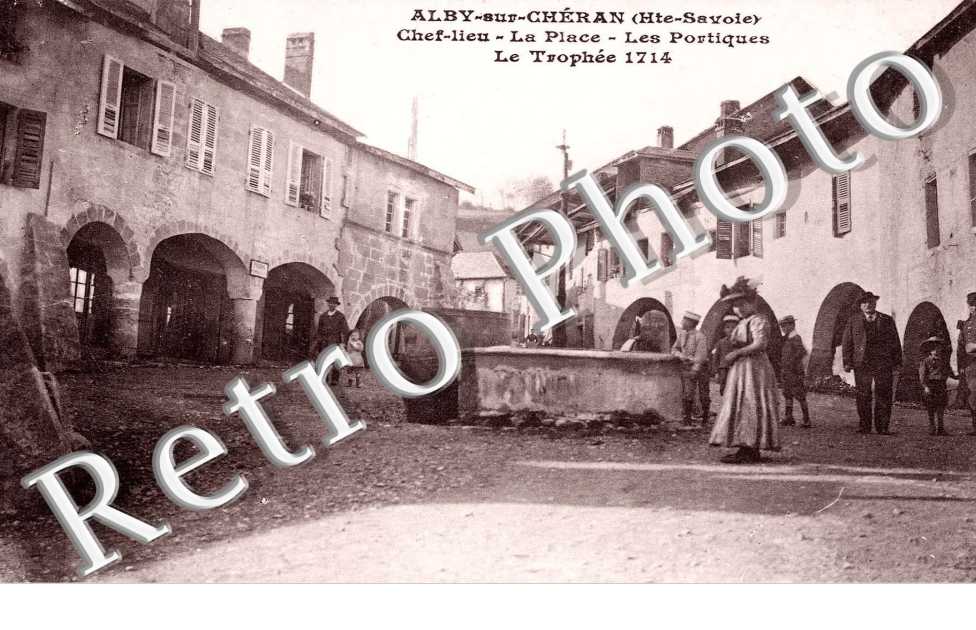 chef-lieu, la place, les portiques, le trophee 1714