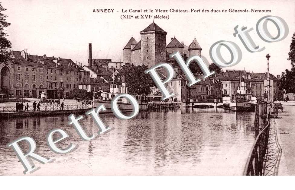 CANAL ET VIEUX CHATEAU FORT