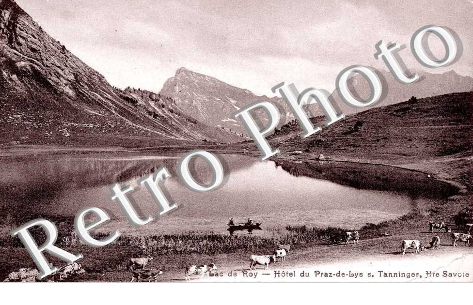 Lac de Roy et hotel du Praz-deLys sur Taninges