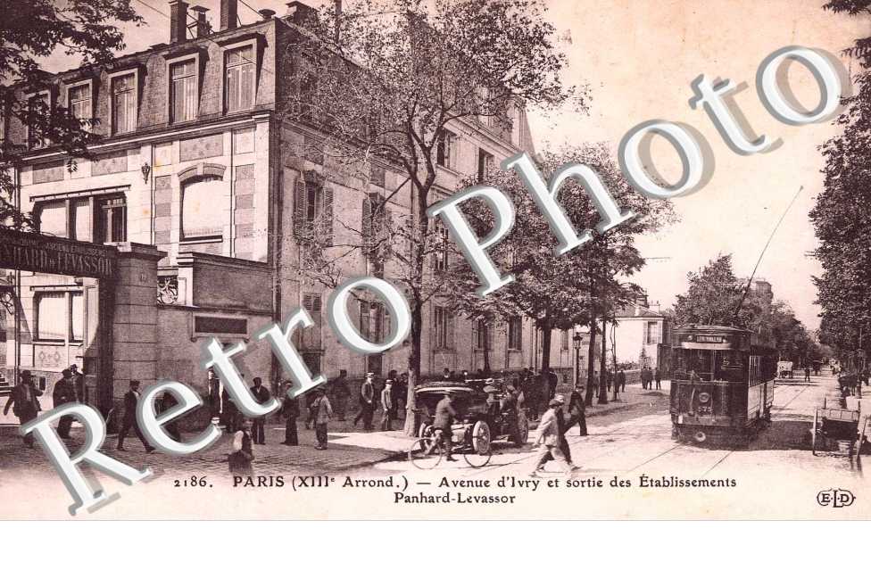 Avenue d&#039;Ivry et sortie des etablissements Panhard Levassor
