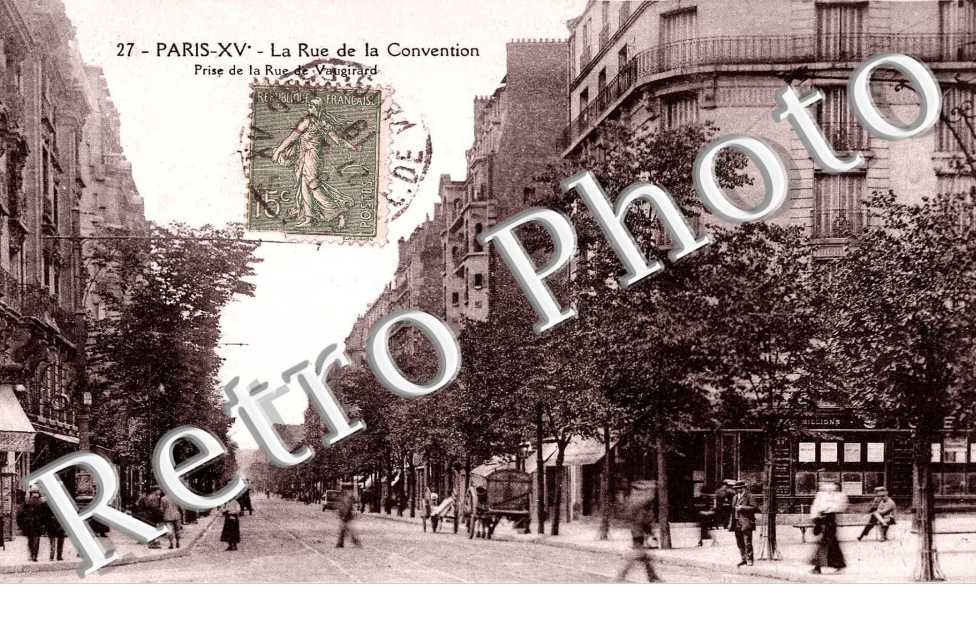 LA RUE DE LA CONVENTION prise de la rue de Vaugirard