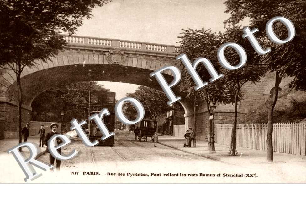 rue des Pyrénées - Pont reliant les rues Ramus et Stendhal