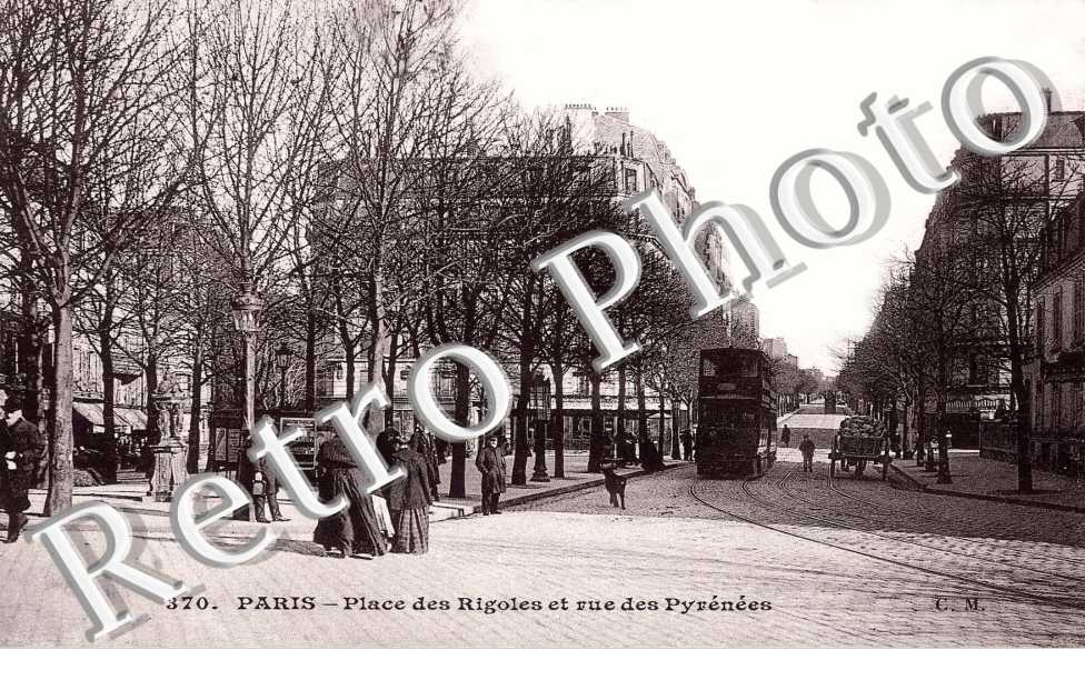 PLACE DES RIGOLES et rue des Pyrenees