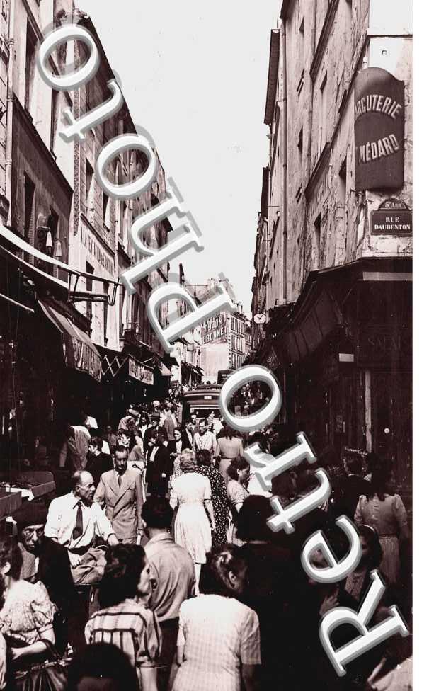 rue Mouffetard un jour de marche