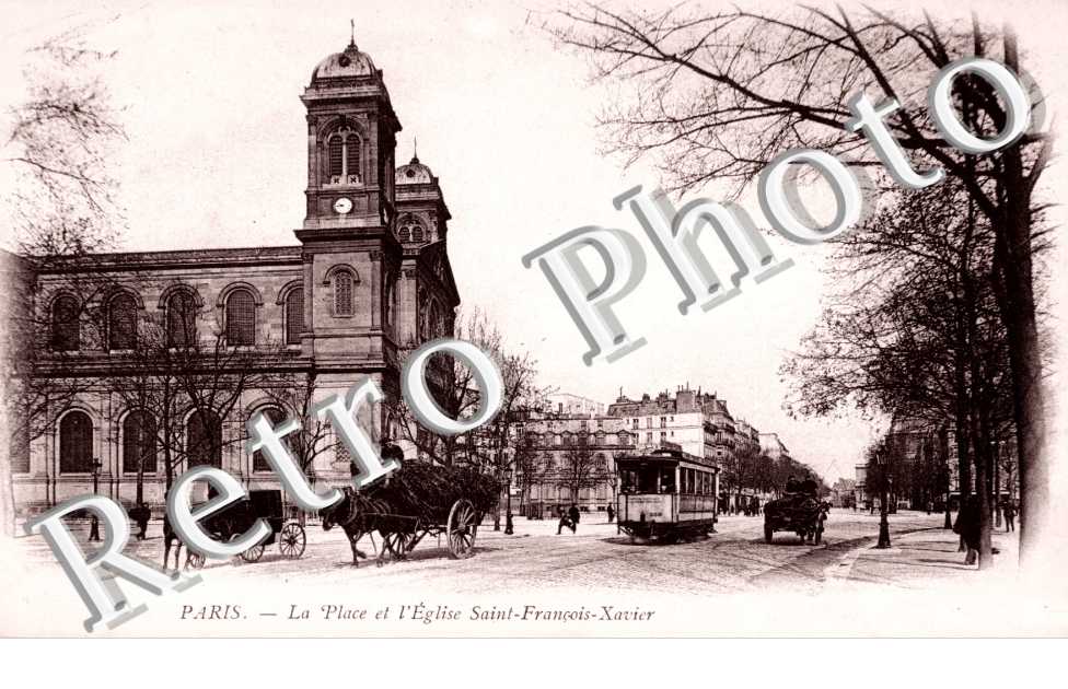 LA PLACE ET EGLISE SAINT FRANCOIS XAVIER