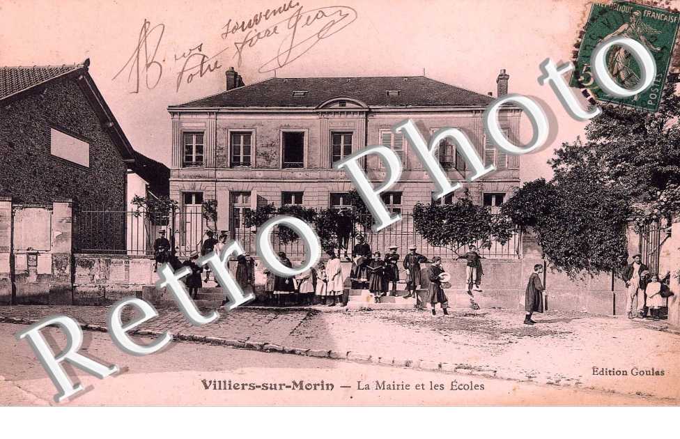 La mairie et les ecoles