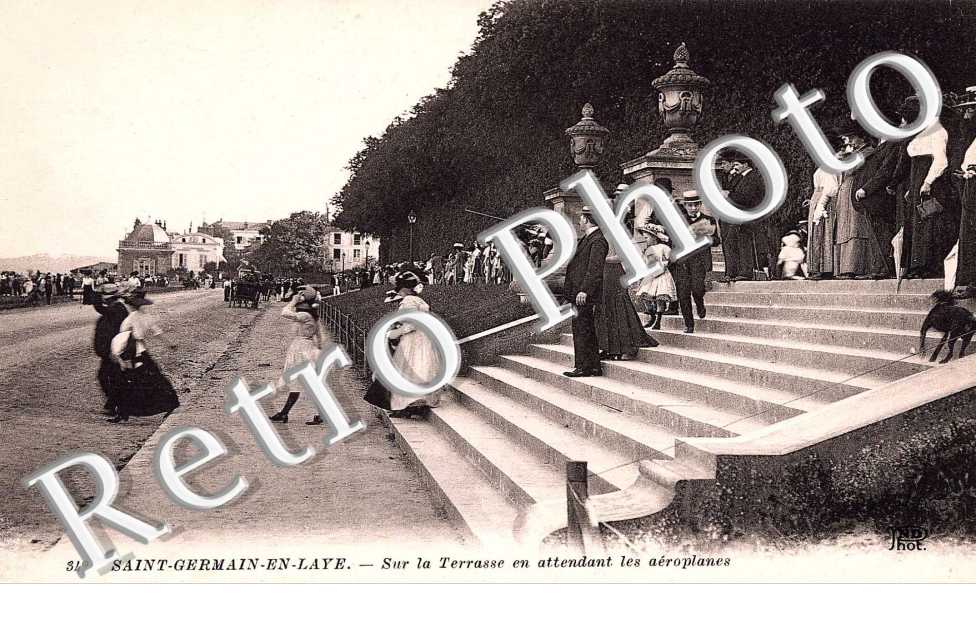 SUR LA TERRASSE EN ATTENDANT LES aeroplanes