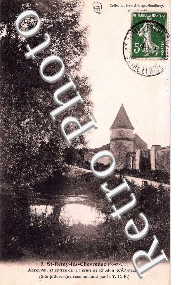 abreuvoir et entree de la ferme de Rhodon