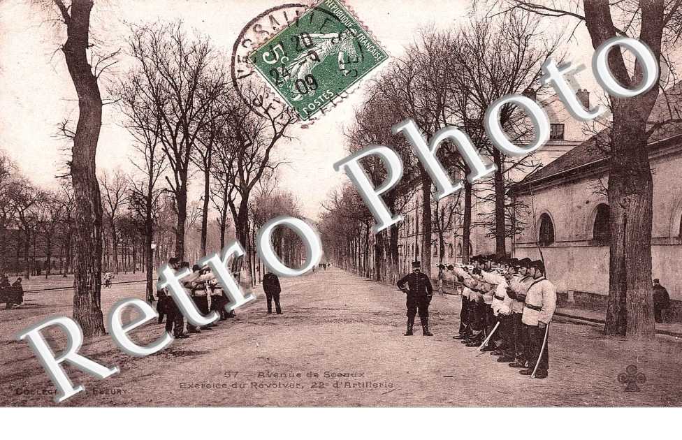 avenue de Sceaux - exercice du revolver  
