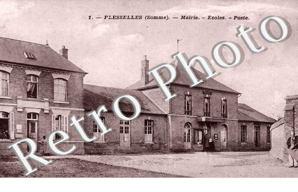 la Mairie, les Ecoles et la Poste