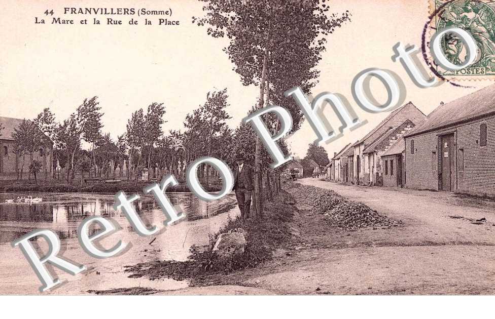 la mare et la rue de la Place