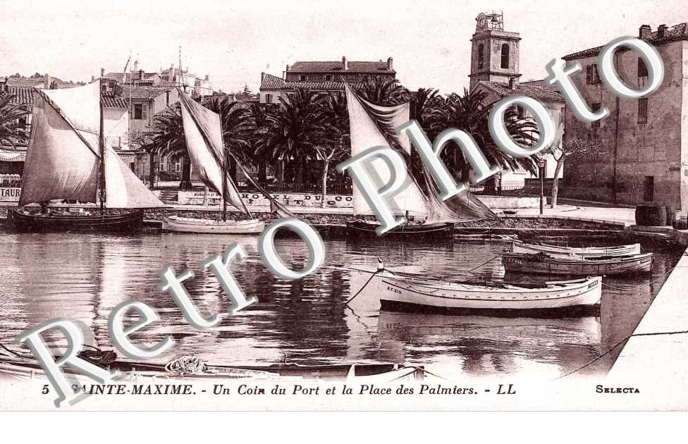 Un Coin du Port et la Place des Palmiers