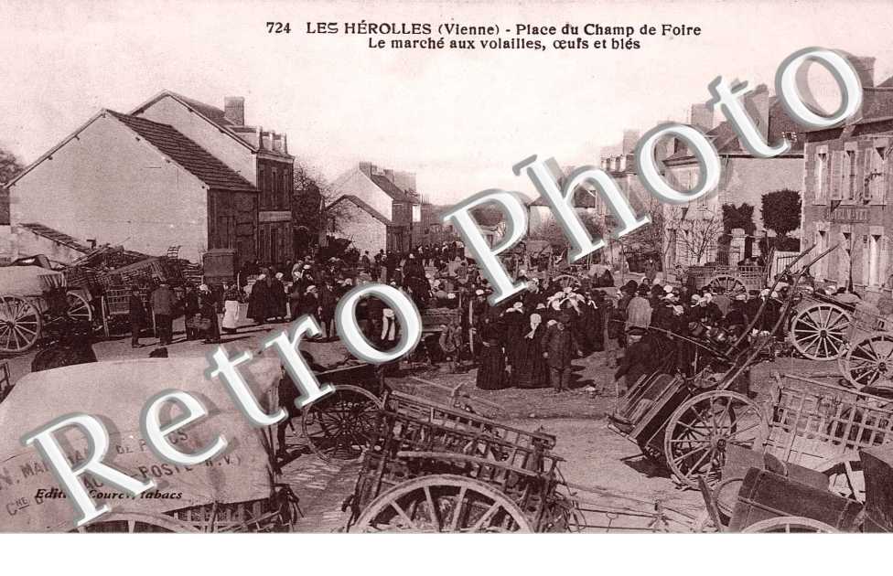 les Herolles Place du champ de foire Le marche aux volailles