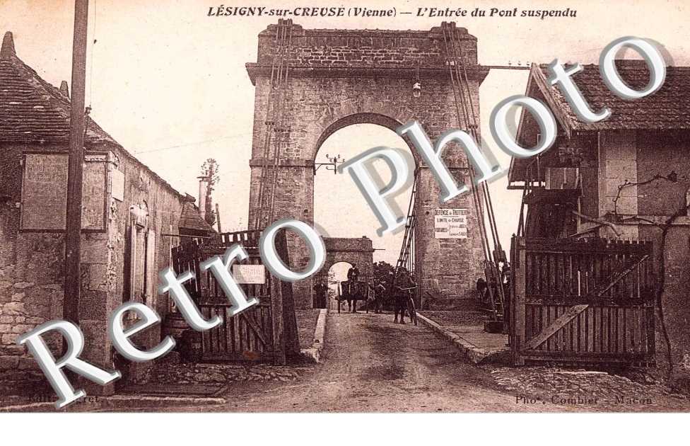 L'Entree du Pont Suspendu