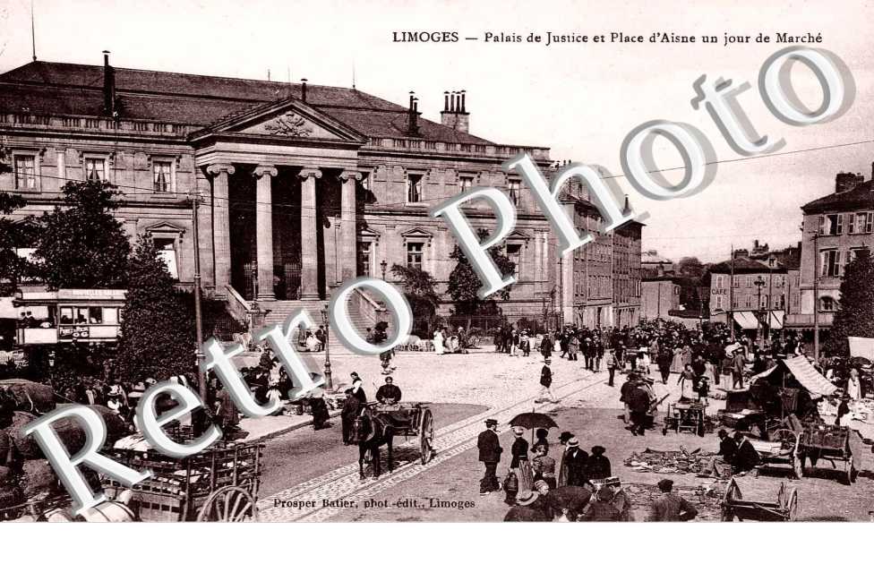 PALAIS DE JUSTICE ET PLACE D&#039;AISNE UN JOUR DE marche