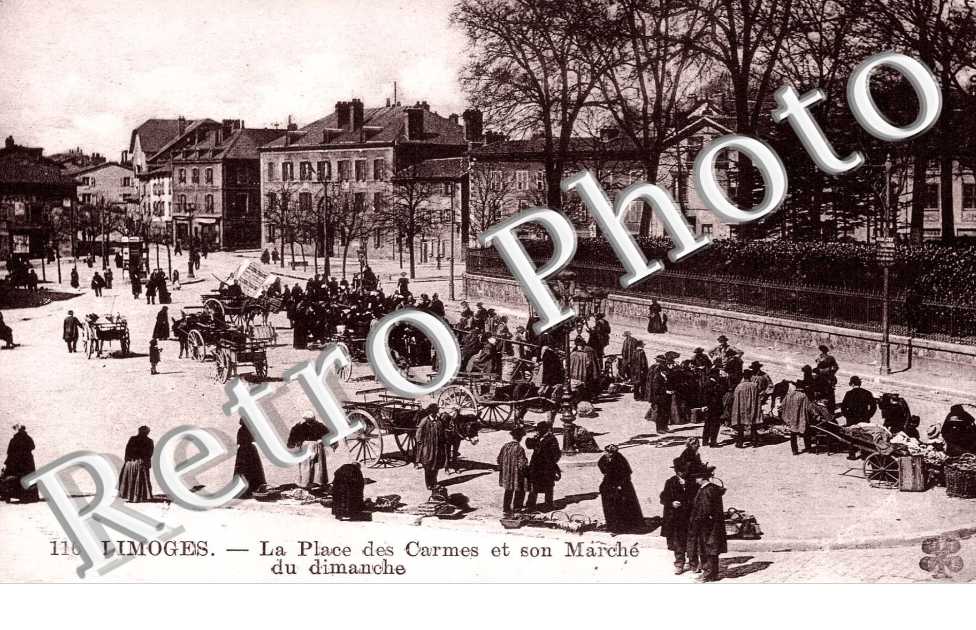 LA place des carmes et son marche