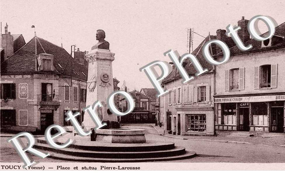 PLACE ET STATUE PIERRE LAROUSSE