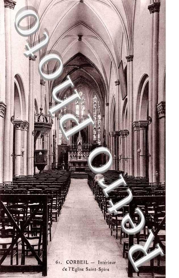 interieur de l&#039;Eglise Saint Spire