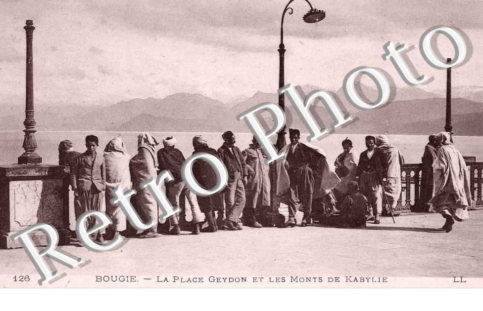 la Place Gueydon et les monts de Kabylife