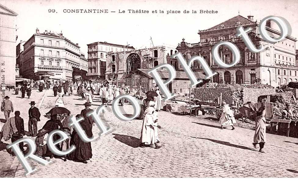 place de la Breche le theatre