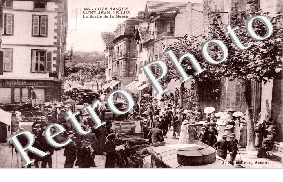 LA SORTIE DE LA MESSE