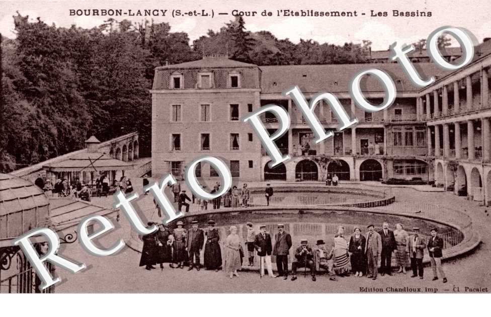 Cour de l&#039;etablissement - Les bassins (couleur)