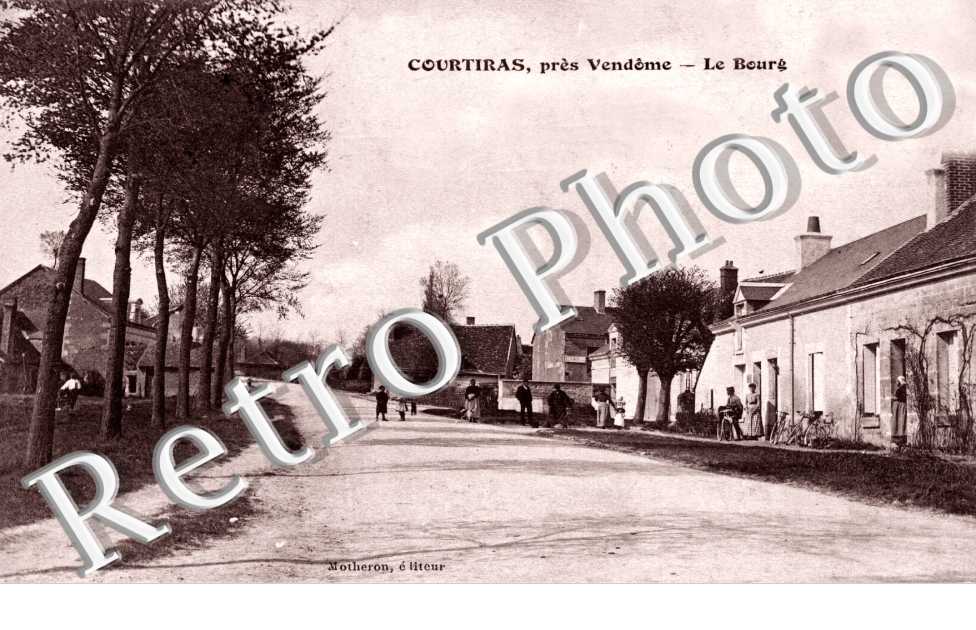 courtiras, le bourg