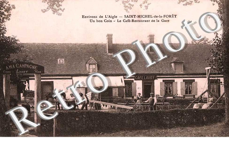 Saint Michel de la Foret, le cafe-restaurant de la gare