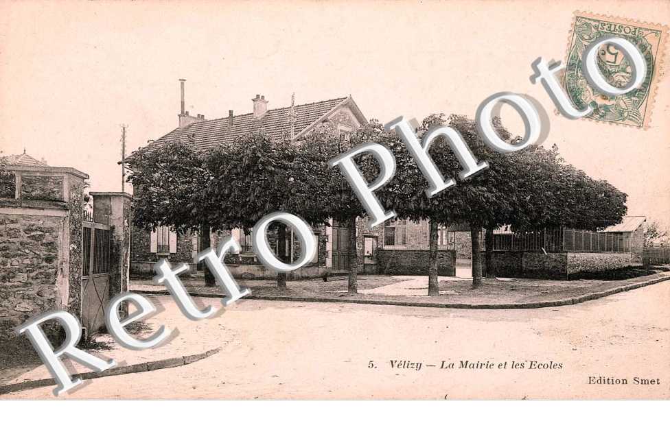 LA MAIRIE ET LES ECOLES