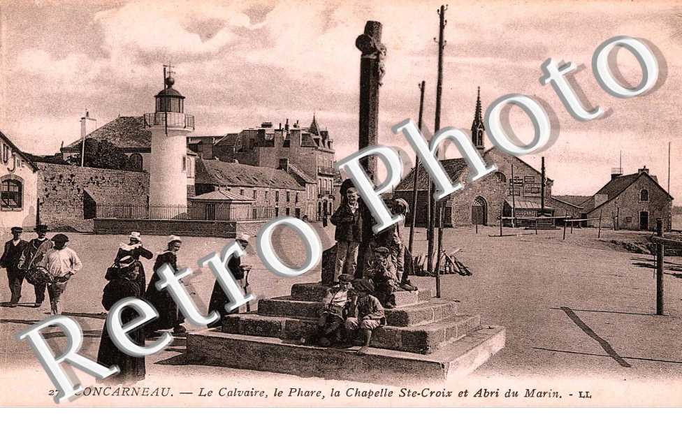 Le calvaire, le phare la chapelle Sainte Croix et abri du marin