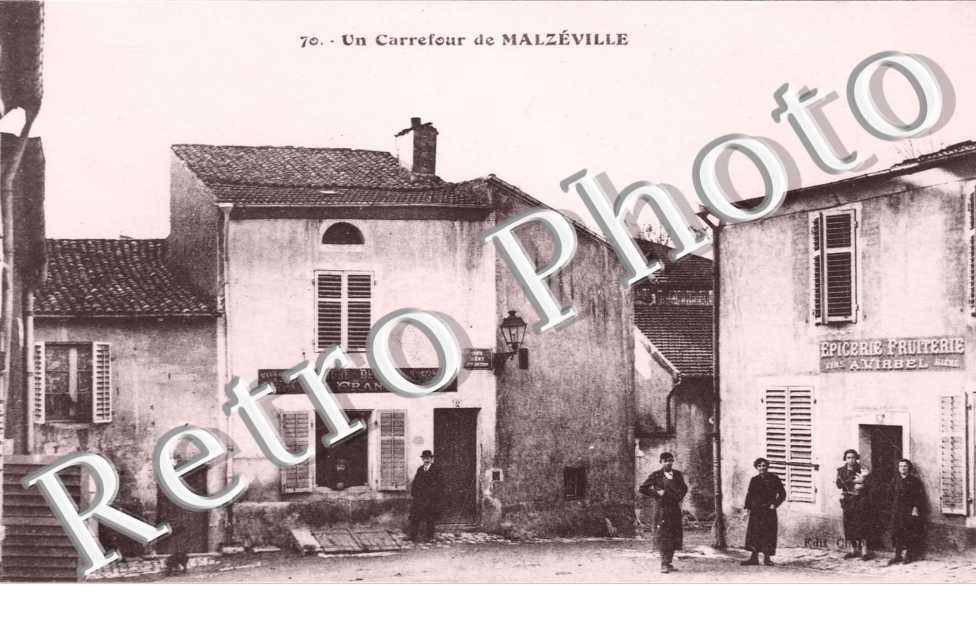 UN CARREFOUR DE MALZEVILLE