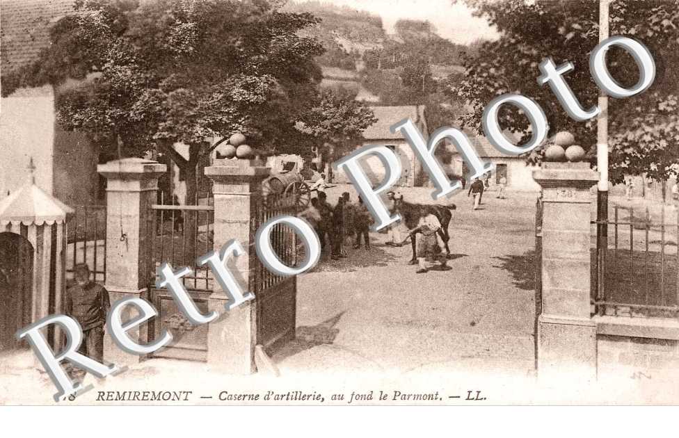 Caserne d&#039;artillerie, au fond le Parmont