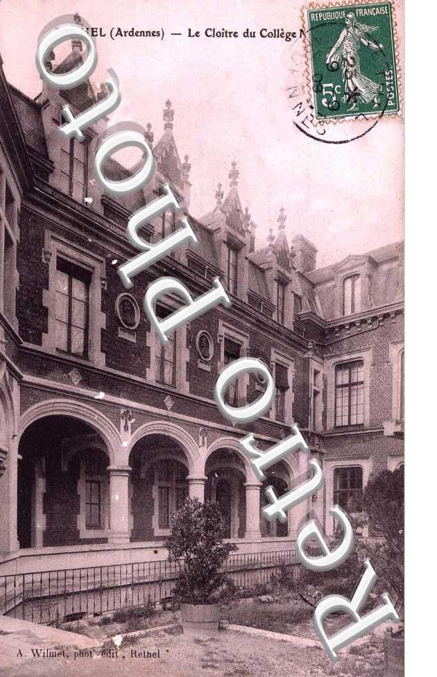 le cloitre du college Notre-Dame