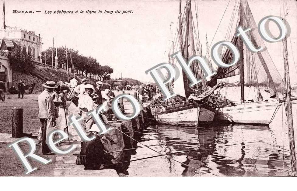 les pecheurs a la ligne le long du port
