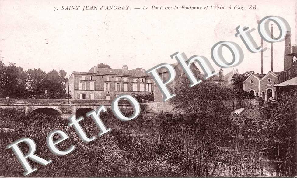 Le Pont sur la Boutonne et l'Usine Gaz