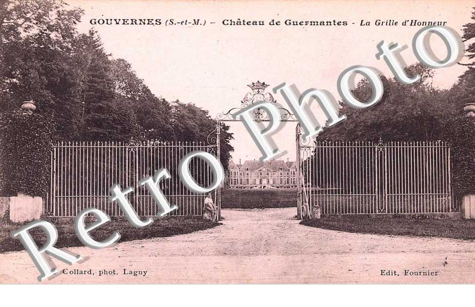Le chateau   - la grille d&#039;honneur
