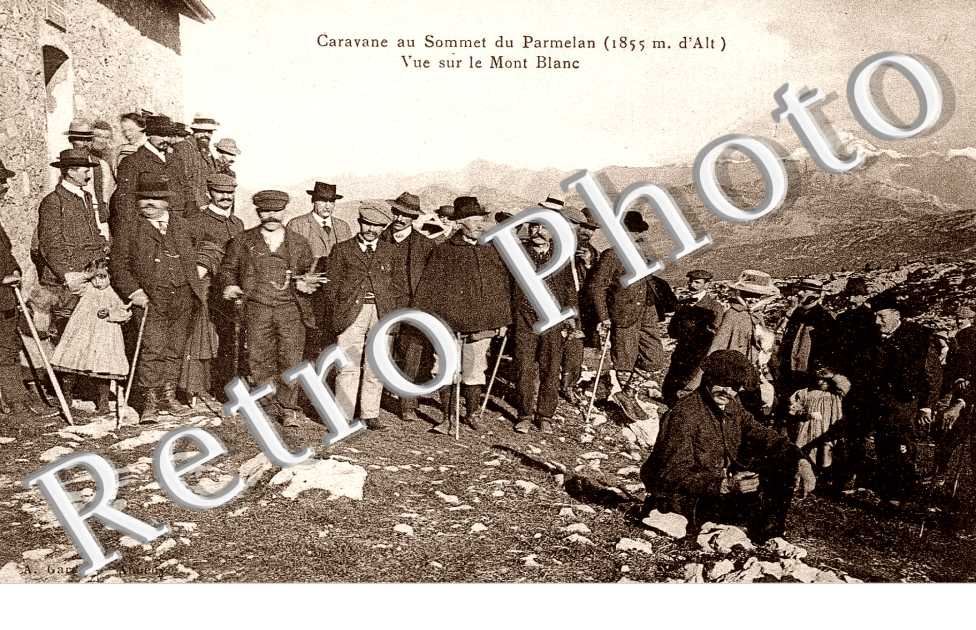 Caravane au sommet du Parmelan - vue sur le Mont-Blanc